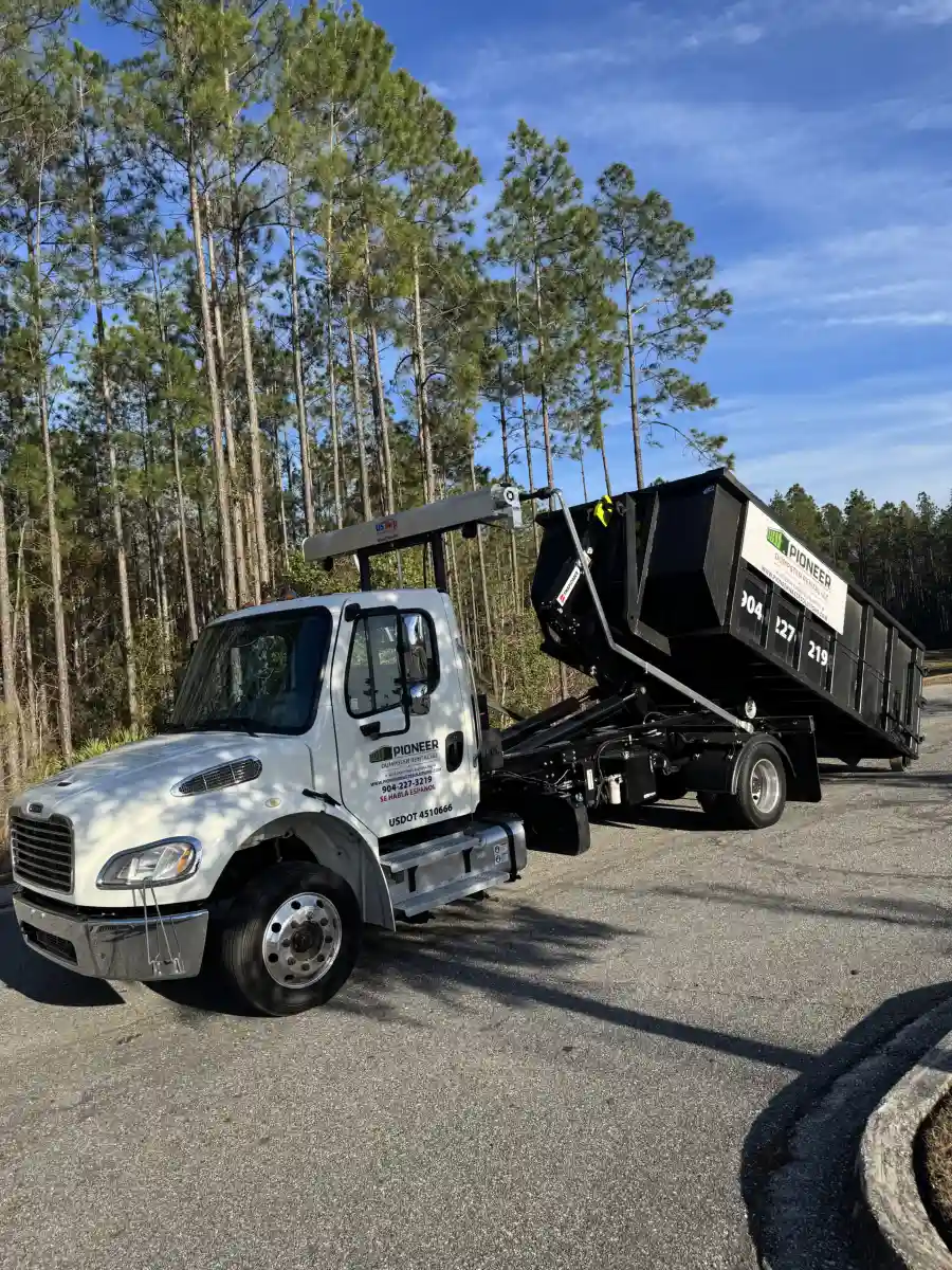 resizeplus_Dumpster-Truck-scaled (1)